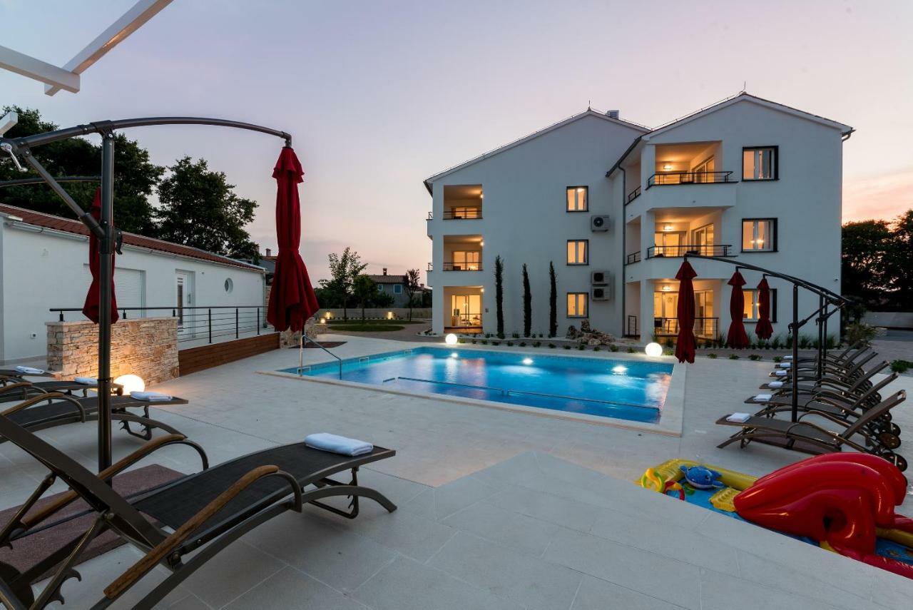 Villa Anja 2Nd Floor Peroj Kültér fotó