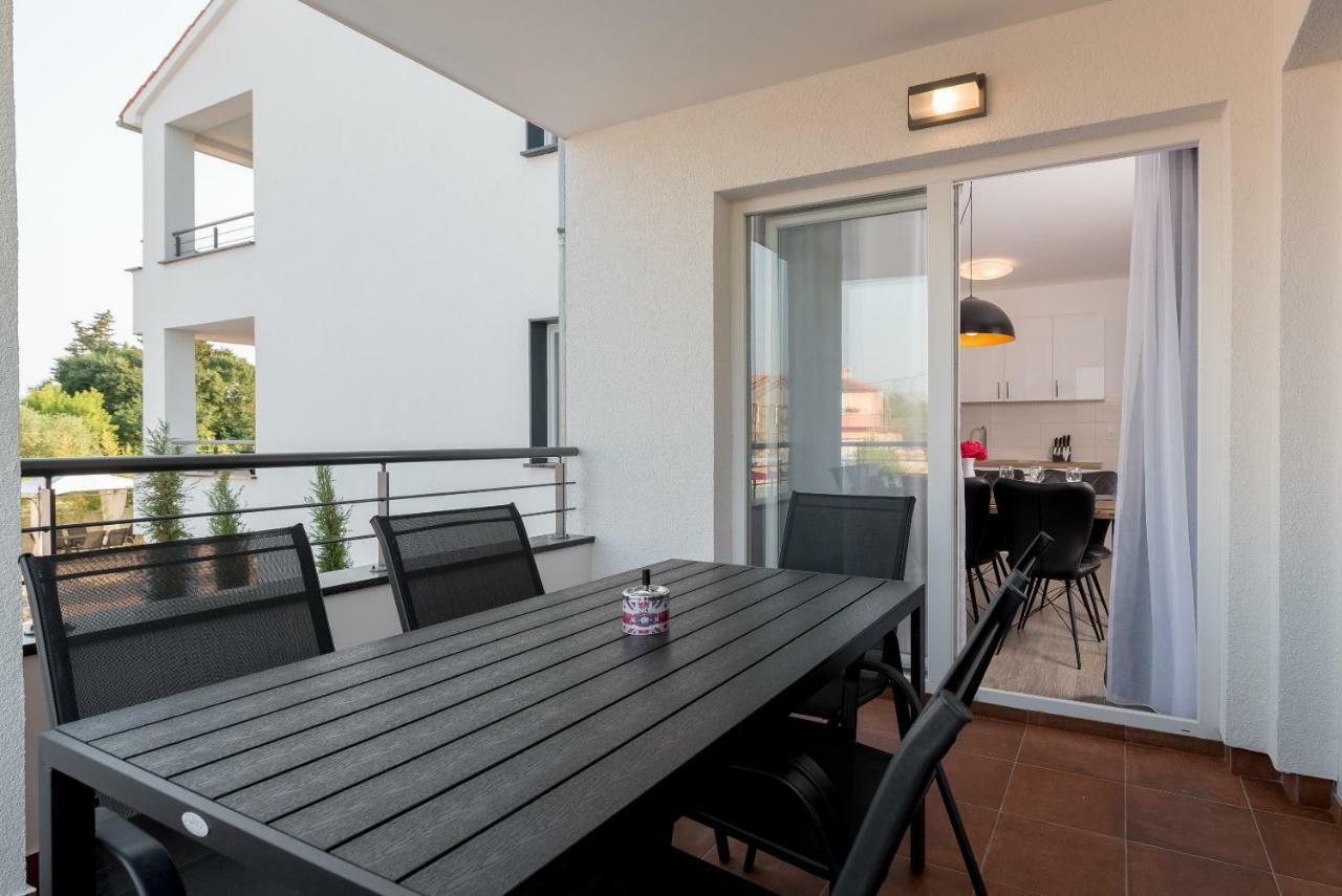 Villa Anja 2Nd Floor Peroj Kültér fotó